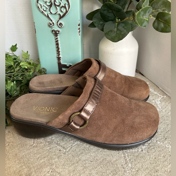 Vionic Shoes Vionic Brown Leather Podiatrist Approved Slip On Mule